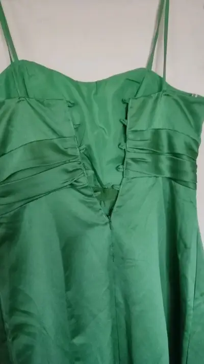 Vestido de Fiesta Verde David's Bridal (Ajustable) - miniatura 4