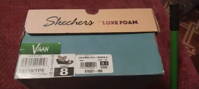 Sandalias Skechers Luxe Foam Mujer Beige - miniatura 3