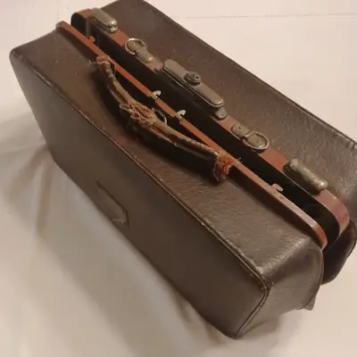 Maletín vintage de cuero marrón con asa desgastada - miniatura 3
