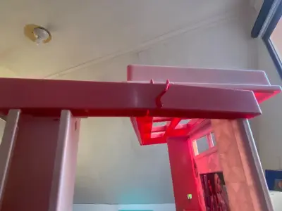 Casa de muñecas grande con tobogán y accesorios - miniatura 2