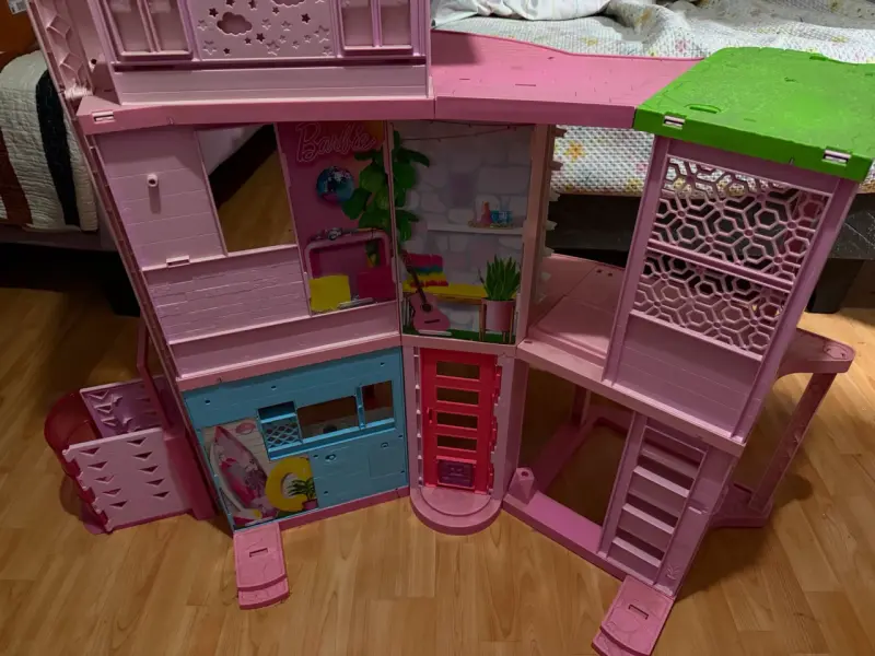 Casa de muñecas grande con tobogán y accesorios - 4