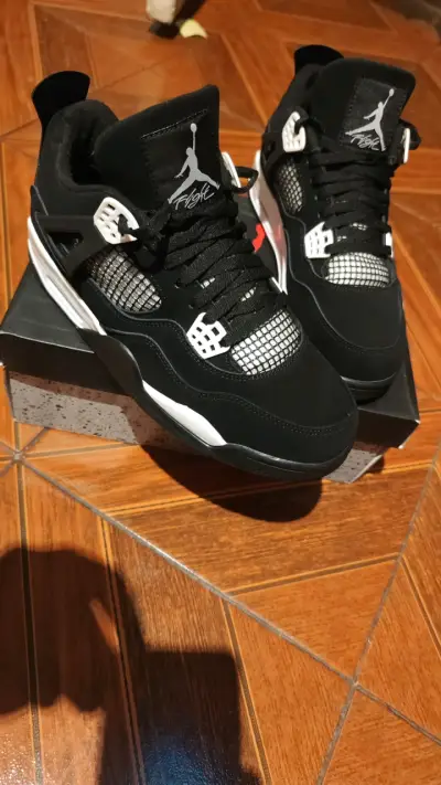 Air Jordan retro 4 white thunder (44) - miniatura 3