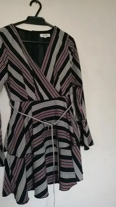 Vestido cruzado a rayas Nicopoly - miniatura 1