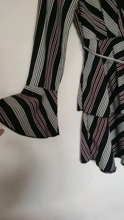 Vestido cruzado a rayas Nicopoly - miniatura 2