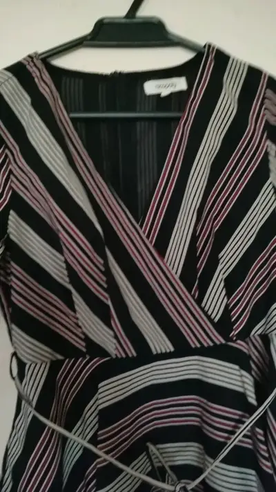 Vestido cruzado a rayas Nicopoly - miniatura 3