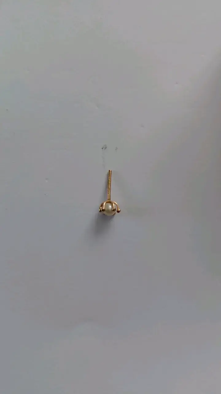 Aros de perla dorados en caja - 2