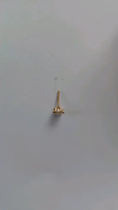 Aros de perla dorados en caja - miniatura 2
