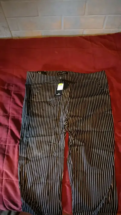 Pantalones Capri a Rayas Lorenzo di Pontti Talla 52 - miniatura 3