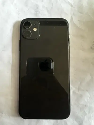 iPhone 11 en buen estado color negro - miniatura 2