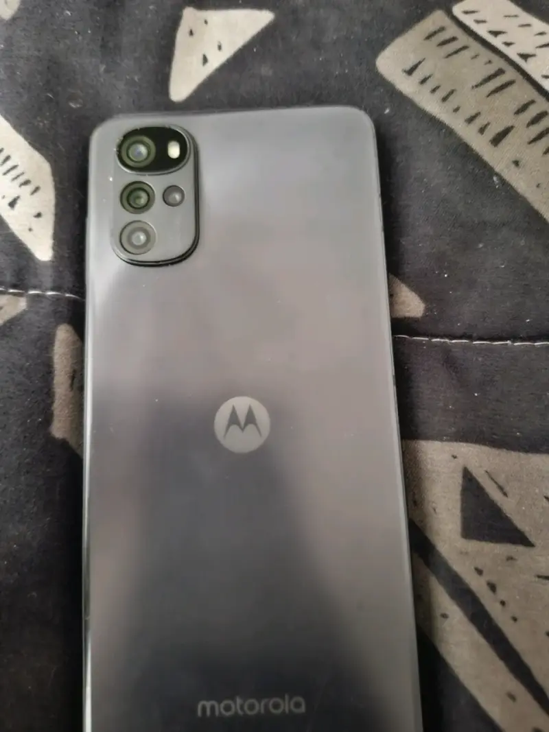 Smartphone Motorola con triple cámara - 2