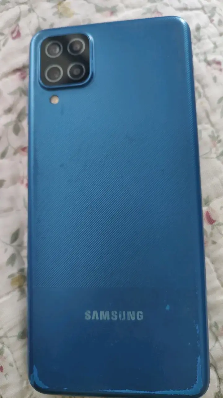 Smartphone Samsung Galaxy A12 azul en buen estado - 1