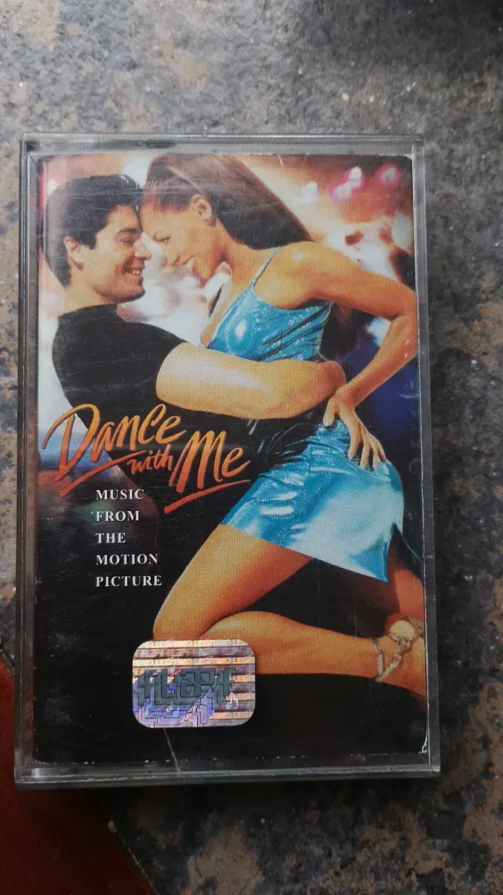 Cassette de música Dance with Me