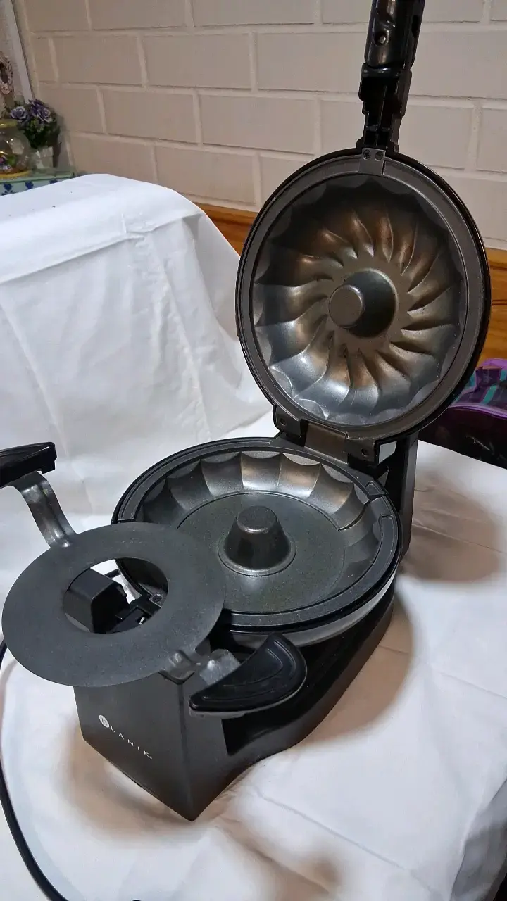 Máquina para queques Blanik modelo BCKM077 - 4