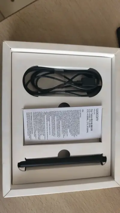 Tableta gráfica Wacom Intuos con lápiz - miniatura 3