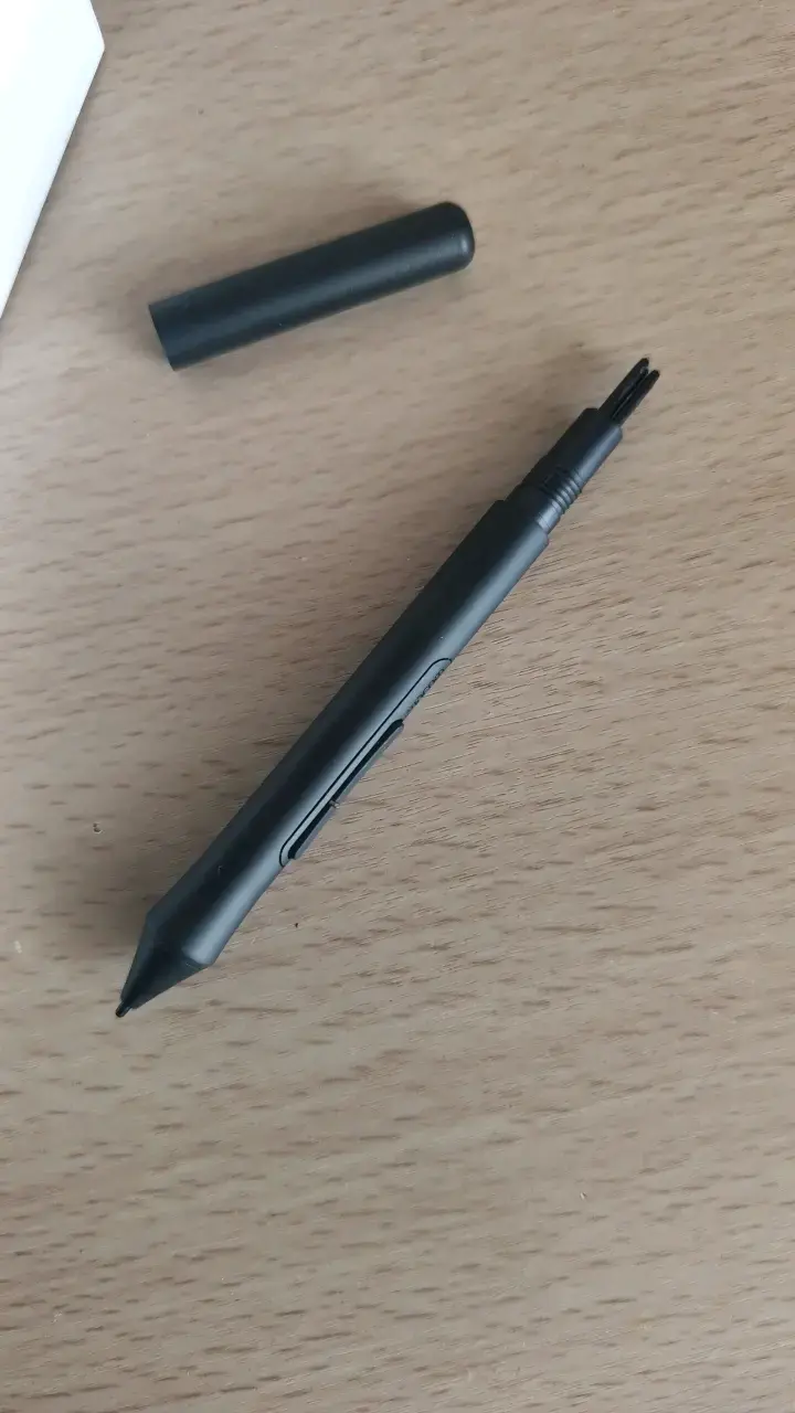 Tableta gráfica Wacom Intuos con lápiz - 4