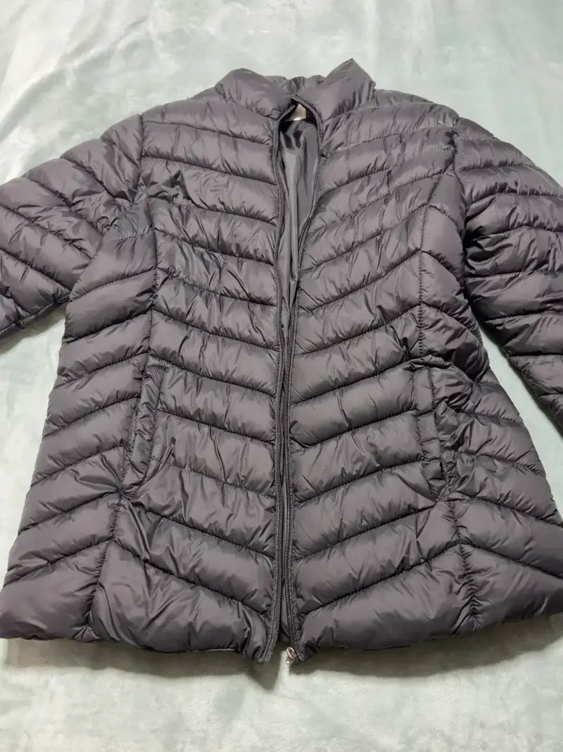 Chaqueta acolchada negra para mujer - 2