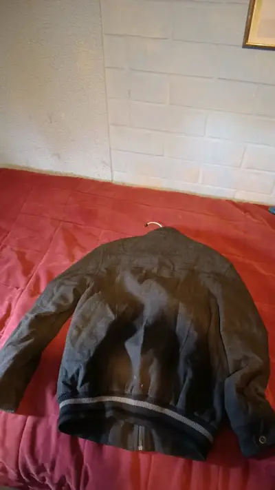 Chaqueta de hombre gris con bolsillos - miniatura 3