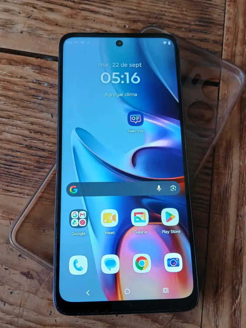 Smartphone Motorola E15 con doble cámara y funda - 4