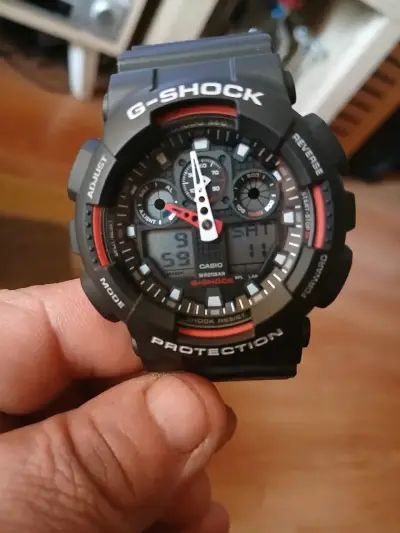 Reloj Casio G-Shock GA 100 resistente al agua - miniatura 1