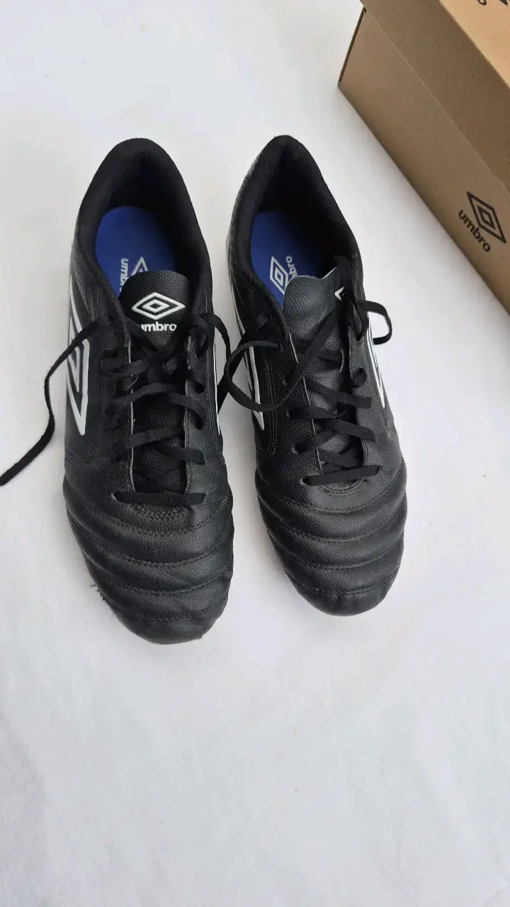 Zapatos de fútbol Umbro Classico negros XII - 2