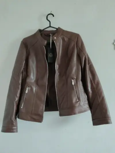 Chaqueta de cuero marrón para mujer - miniatura 5