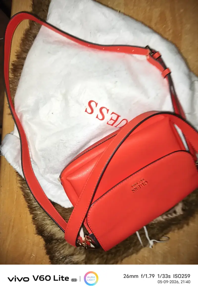 Cartera cruzada roja Guess elegante - 3
