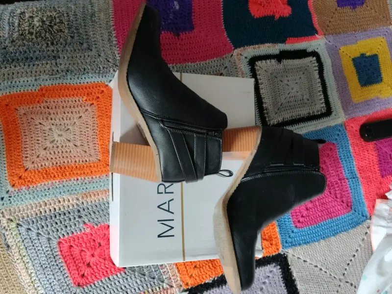Botines de cuero negro con tacón alto - 3
