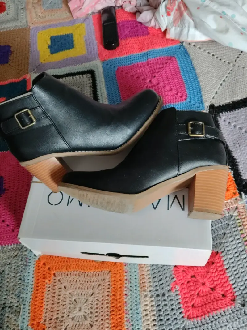 Botines de cuero negro con tacón alto - 4