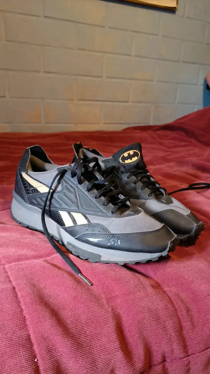 Zapatillas deportivas Reebok Batman gris y negro - 1