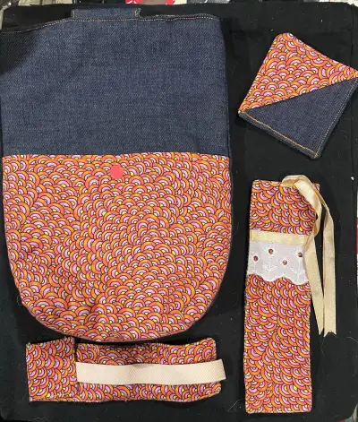Porta libro con accesorios - miniatura 1
