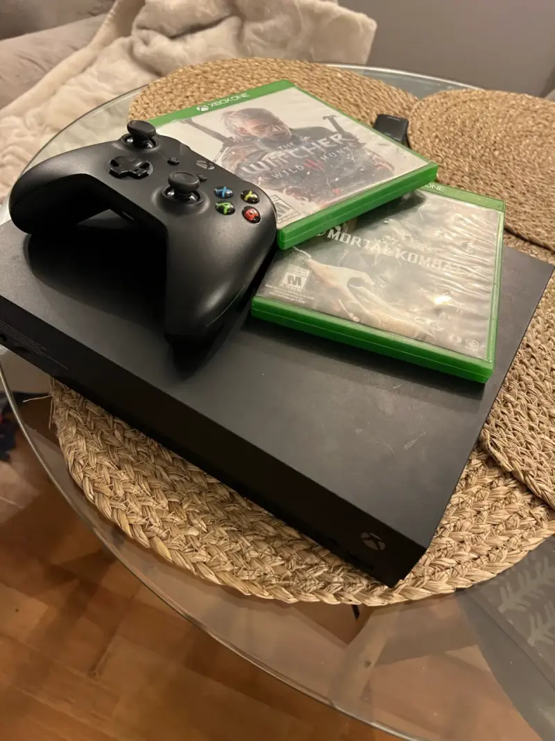 Vendo Xbox One X 1TB completa + control original - 3