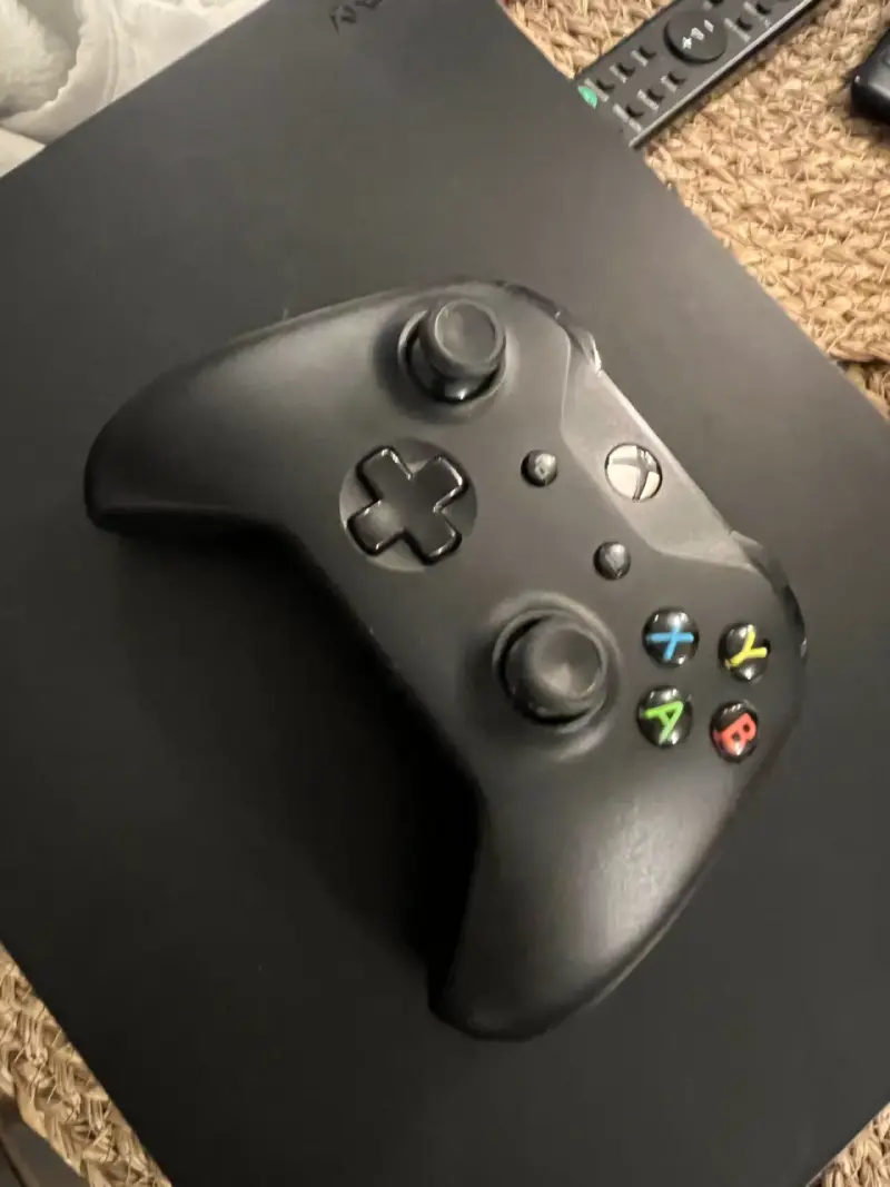 Vendo Xbox One X 1TB completa + control original - 6