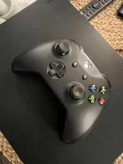 Vendo Xbox One X 1TB completa + control original - miniatura 6