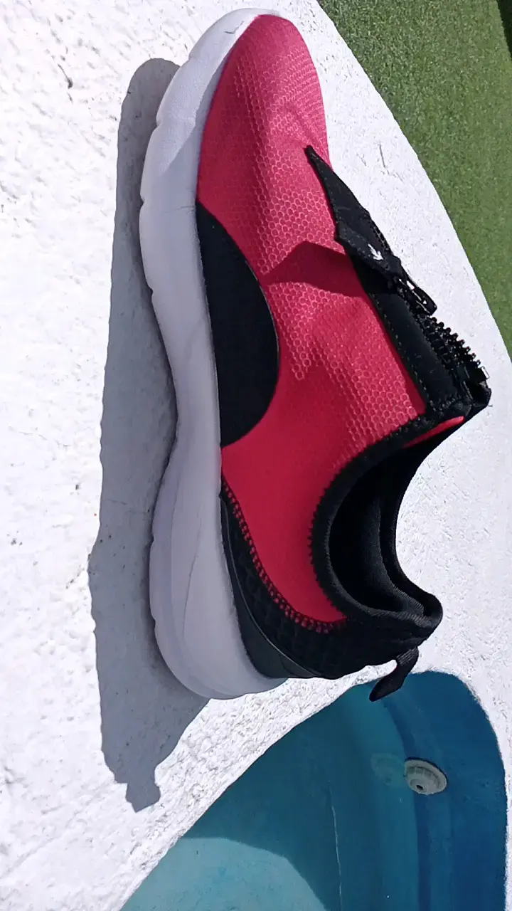 Zapatillas deportivas rojas con cierre - 1