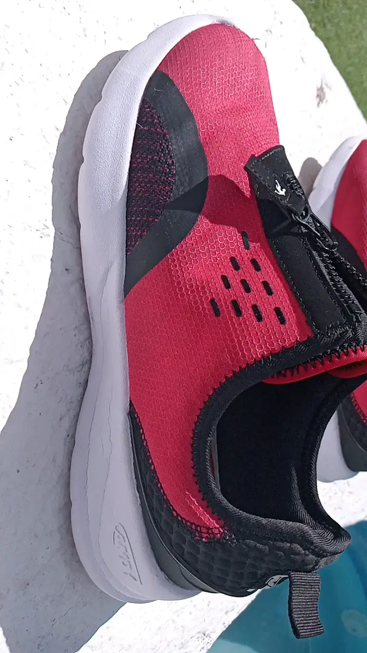 Zapatillas deportivas rojas con cierre - 2