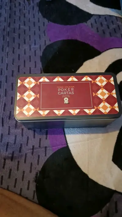 Set de Póker con Fichas y Cartas en Caja Metálica - miniatura 4