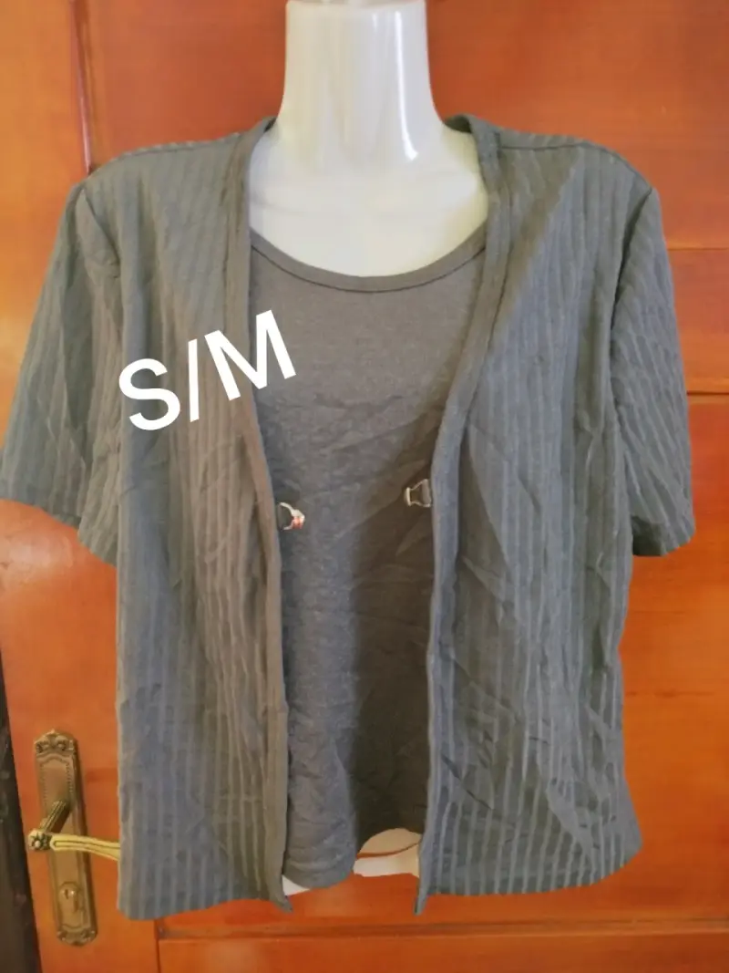 Conjunto de blusas diferentes tamaños - 1