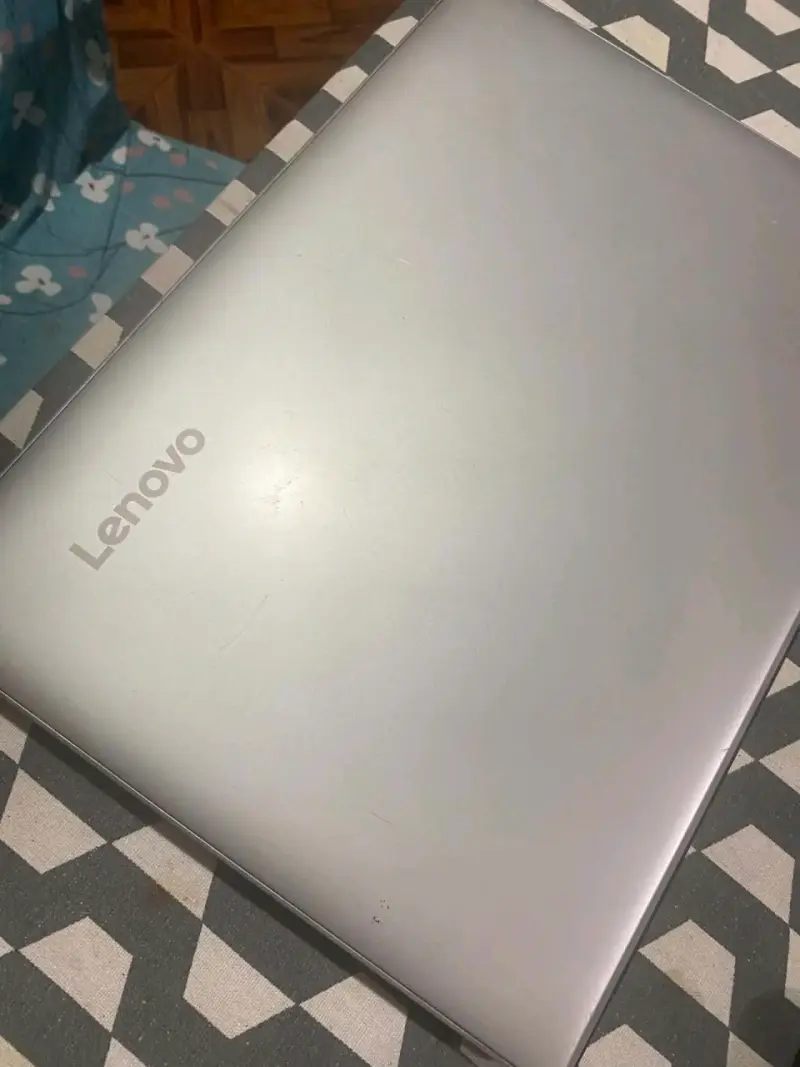 Laptop Lenovo Ideapad 310 en buen estado - 4