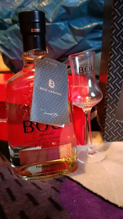 Pisco Bou Legado Reservado 40° con Copa - miniatura 3
