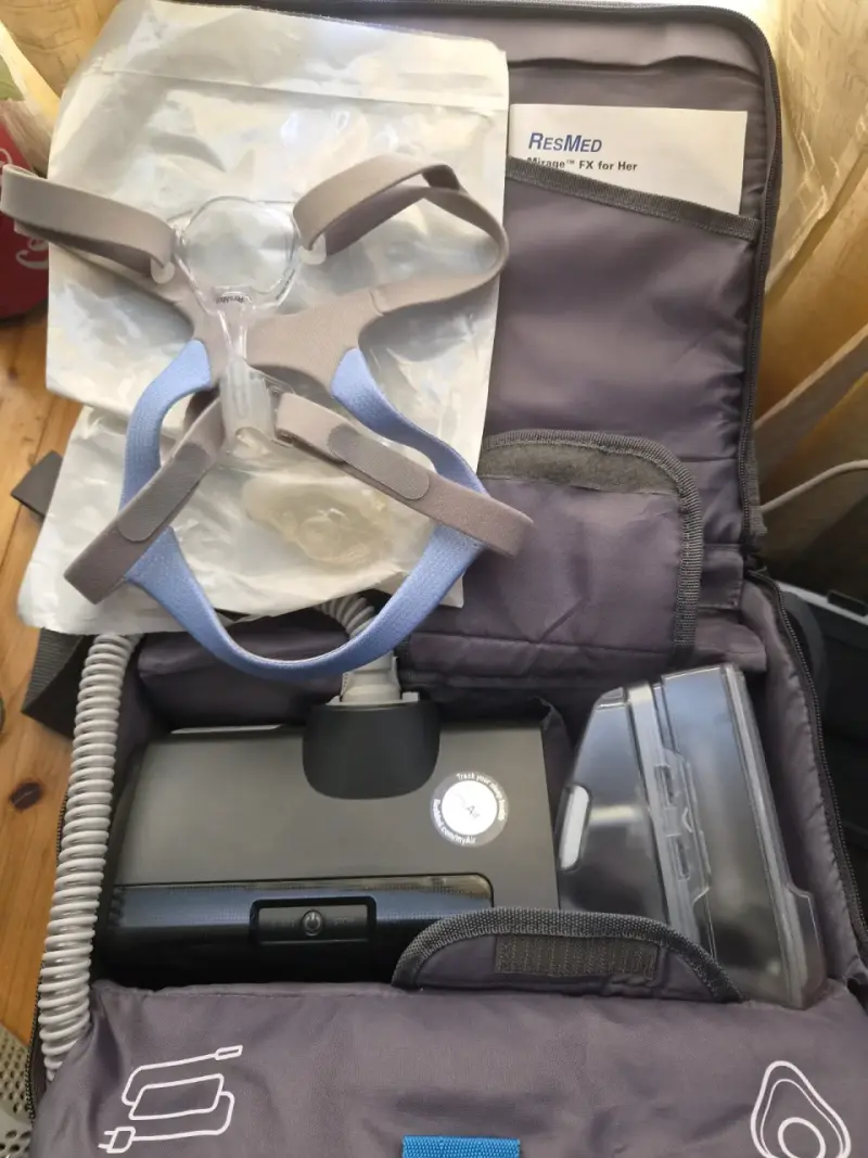 Máquina CPAP ResMed AirSense 10 AutoSet con accesorios - 3