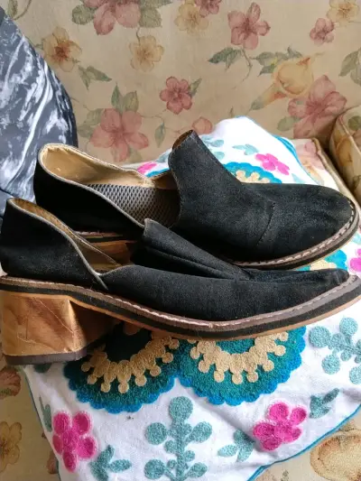 Zapatos de tacón bajo Mia Belle negros - miniatura 2