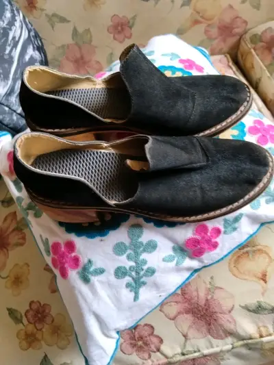 Zapatos de tacón bajo Mia Belle negros - miniatura 4