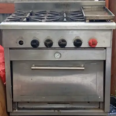 Cocina industrial a gas Marcas CO019 con horno - miniatura 1