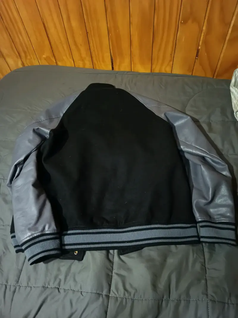 Chaqueta Varsity Negra y gris FSP Talla M - 4