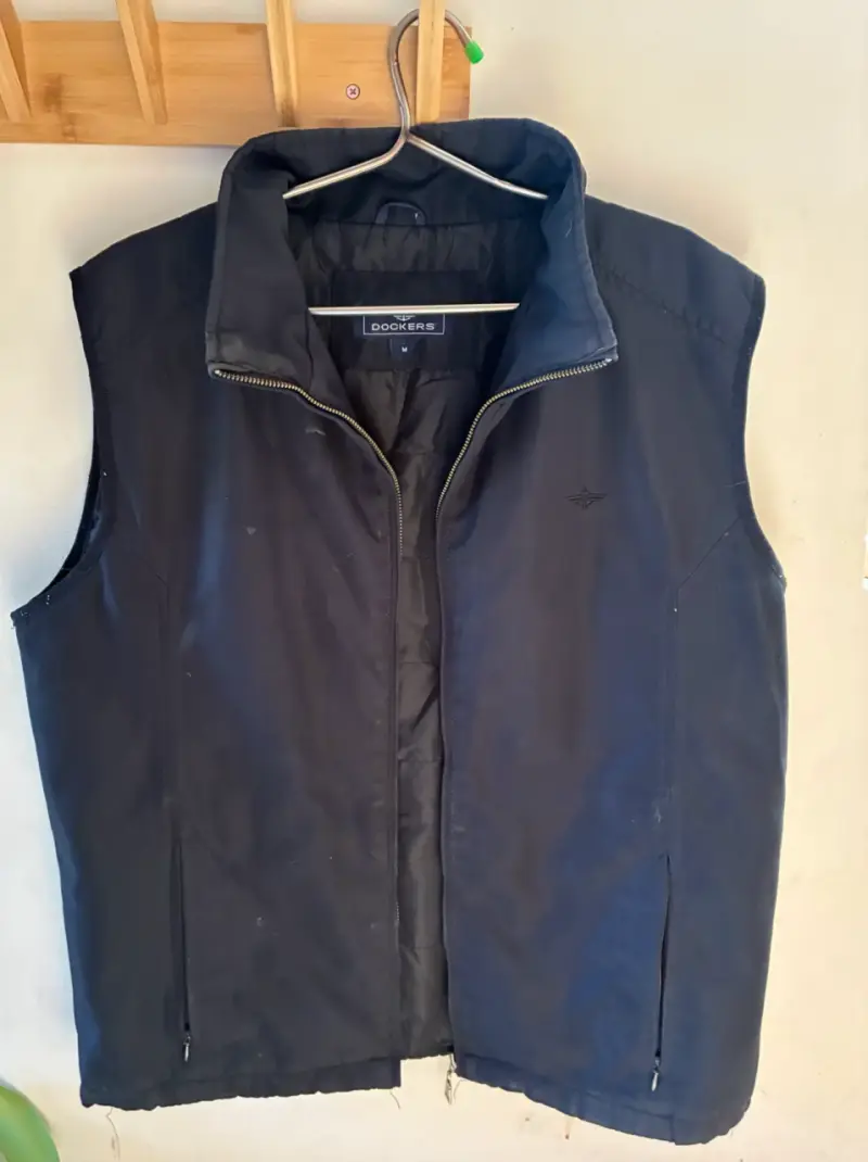 Chaleco sin mangas Dockers negro para hombre