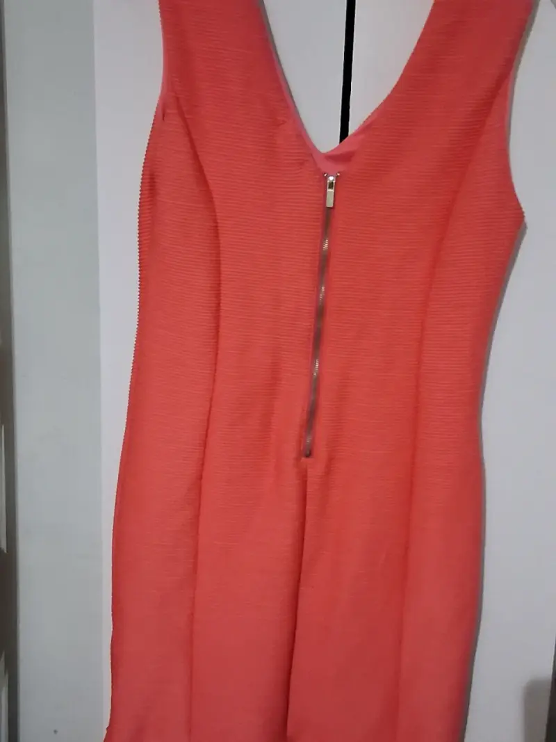 Vestido sin mangas coral con detalle fruncido - 2