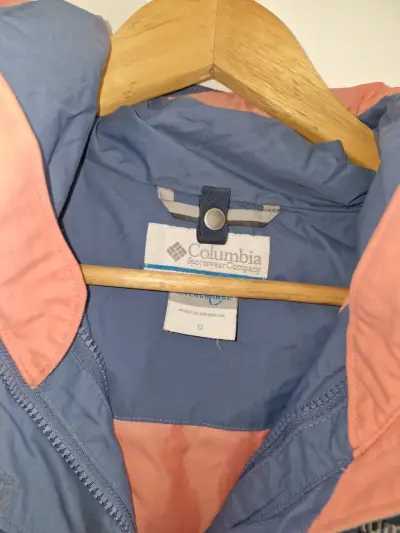 Chaqueta impermeable Columbia azul con capucha - miniatura 2