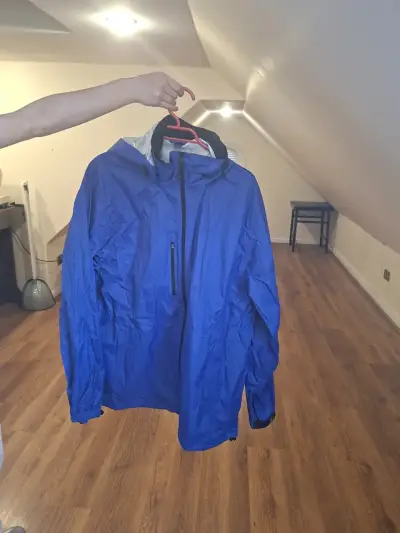 Chaqueta impermeable azul para hombre - miniatura 1