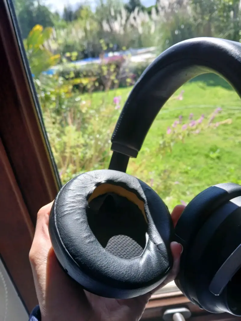 Auriculares Corsair Virtuoso RGB Wireless para gaming - 3
