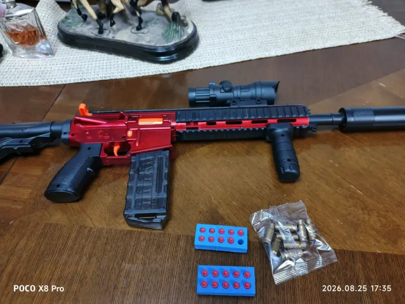 Rifle de juguete con mira telescópica y accesorios - 3